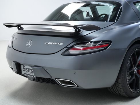 Used 2015 Mercedes-Benz SLS AMG GT Final Edition image 5