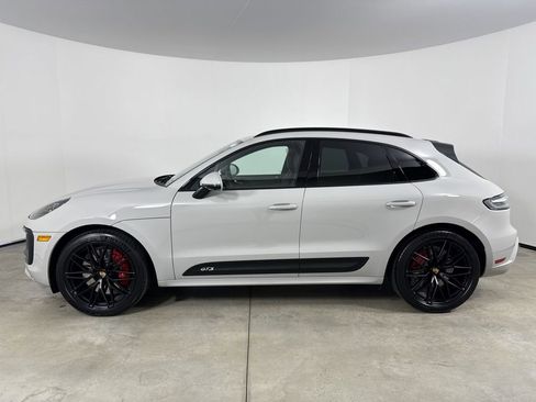 Certified 2025 Porsche Macan GTS image 2