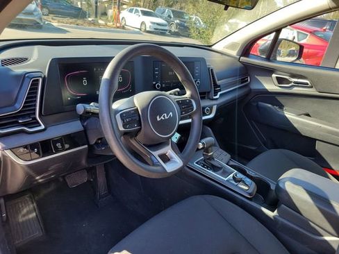 Used 2024 Kia Sportage LX image 12