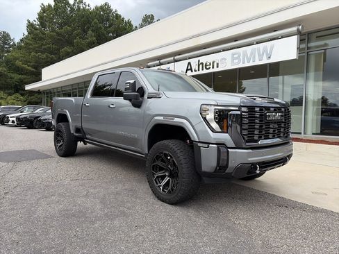 Used 2024 GMC Sierra 2500 Denali Ultimate w/ Max Trailering Package AWD/4WD image 2
