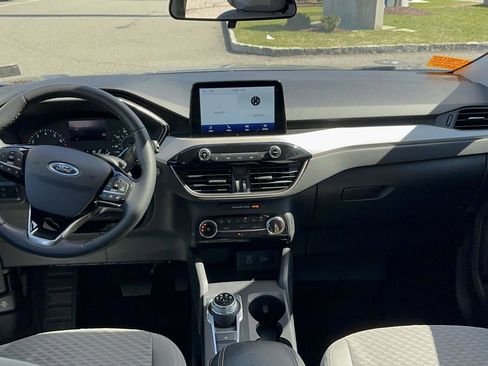 Used 2022 Ford Escape SE w/ Cold Weather Package image 13