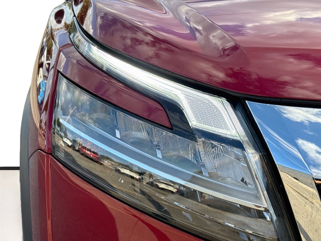 Used 2024 Nissan Pathfinder SL FWD image 39