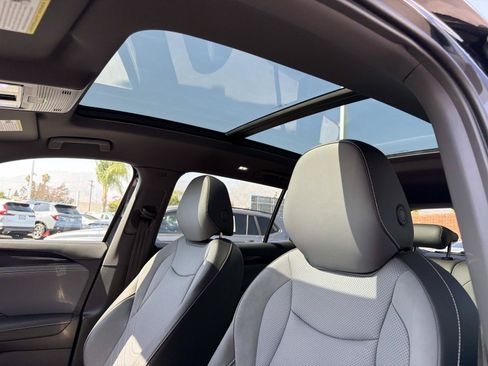 Certified 2025 Volkswagen Tiguan SE R-Line FWD image 16