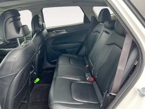 Certified 2025 Kia Sportage EX w/ EX Premium Package AWD/4WD image 11