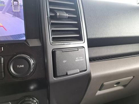Used 2019 Ford F150 XLT w/ Equipment Group 302A Luxury AWD/4WD image 16