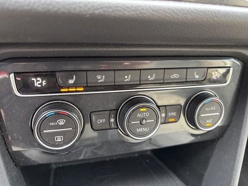 Used 2020 Volkswagen Tiguan SE w/ Panoramic Sunroof Package image 17