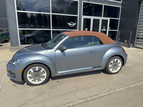 Used 2019 Volkswagen Beetle 2.0T Final Edition SEL image 4