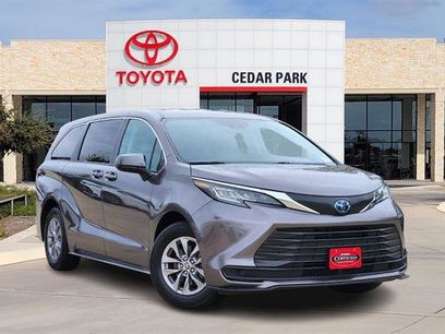Certified 2023 Toyota Sienna LE