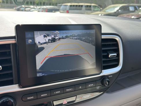 Used 2025 Hyundai Venue SEL FWD image 26
