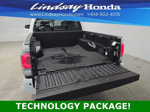Used 2020 Toyota Tacoma TRD Off-Road w/ Technology Package image 8