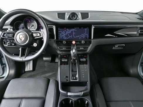 Certified 2026 Porsche Macan AWD/4WD image 17