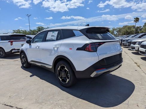 New 2026 Kia Sportage EX FWD image 6