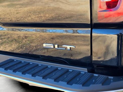 Used 2024 GMC Sierra 1500 SLT image 8