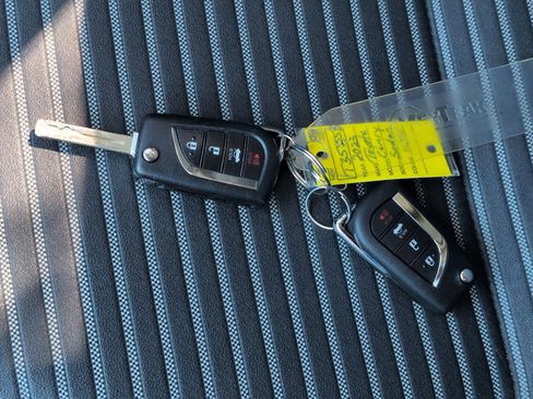 Used 2023 Toyota Camry SE image 33