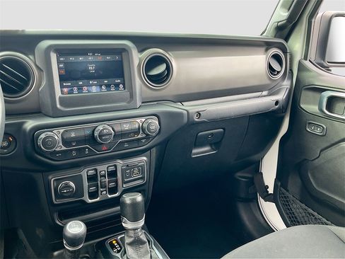 Certified 2023 Jeep Gladiator Sport image 20