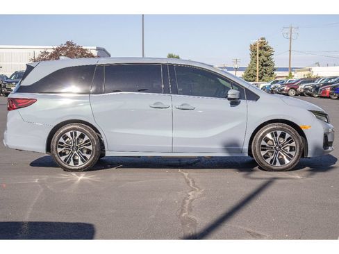 Used 2026 Honda Odyssey Elite image 2