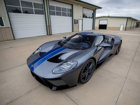 Used 2018 Ford GT RWD image 13