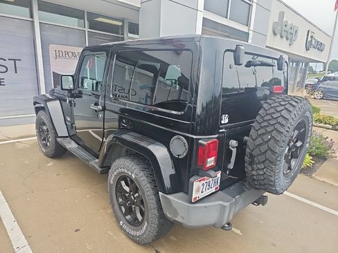Used 2012 Jeep Wrangler Sahara w/ Connectivity Group AWD/4WD image 6