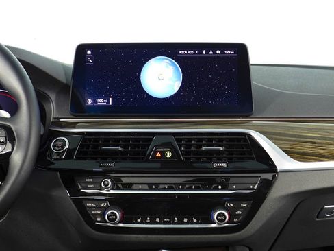 Used 2023 BMW 530i w/ Convenience Package RWD image 26