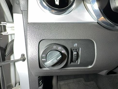 Used 2005 Ford Mustang GT RWD image 27