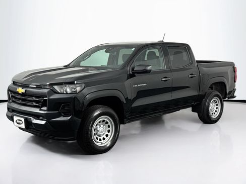 Used 2023 Chevrolet Colorado W/T RWD image 10
