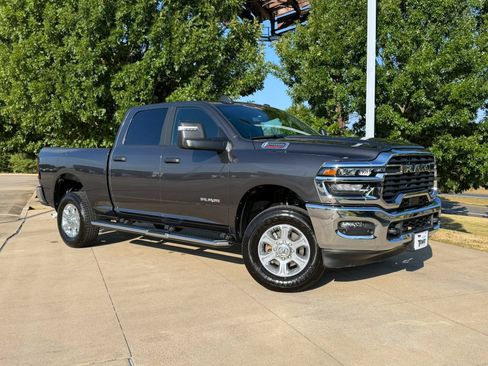 Used 2026 RAM 2500 Big Horn AWD/4WD image 1