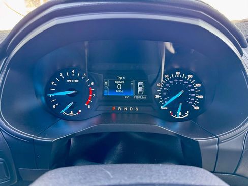 Used 2019 Ford Edge SE image 11