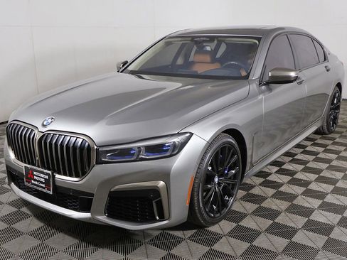 Used 2020 BMW M760i xDrive w/ Luxury Rear Seating Package AWD/4WD image 14