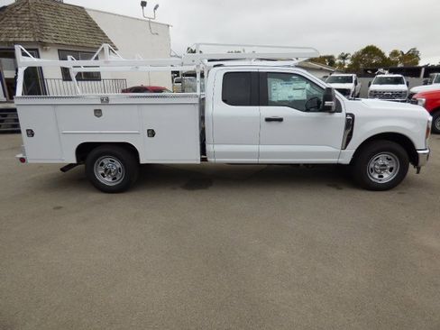 New 2026 Ford F350 XL w/ XL Chrome Package image 5