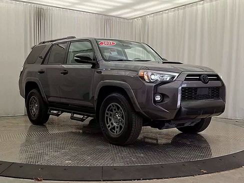 Used 2021 Toyota 4Runner Venture image 5