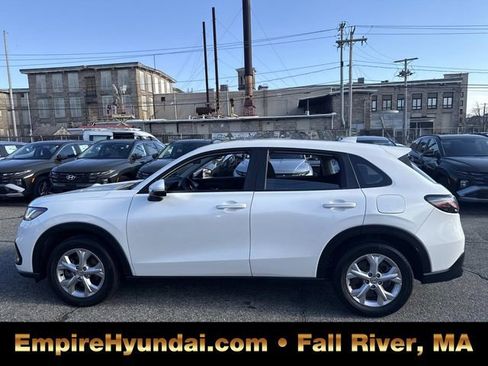 Used 2023 Honda HR-V LX image 9