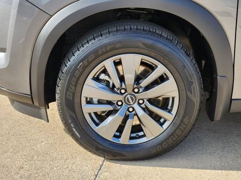 Used 2025 Nissan Pathfinder S FWD image 17