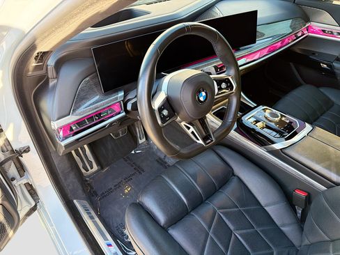 Used 2023 BMW 760i xDrive w/ Executive Package AWD/4WD image 25