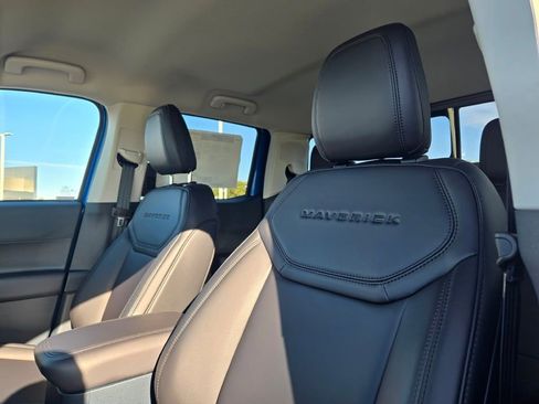 New 2025 Ford Maverick Lariat w/ Black Appearance Package image 22