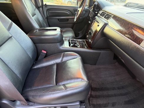 Used 2014 GMC Sierra 3500 Denali image 17