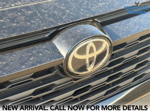 Used 2019 Toyota RAV4 XLE w/ Carpet Mat Package FWD image 8