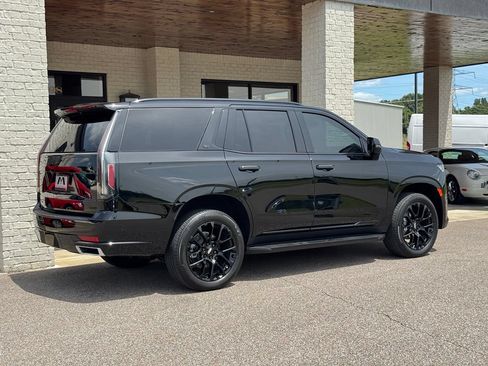Used 2023 Cadillac Escalade Premium Luxury AWD/4WD image 14