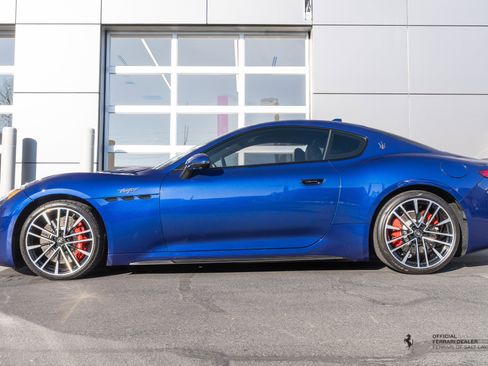 Used 2024 Maserati GranTurismo Trofeo image 3