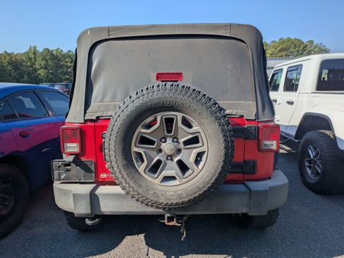 Used 2016 Jeep Wrangler Unlimited Sport w/ Connectivity Group AWD/4WD image 3