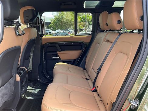 New 2026 Land Rover Defender 110 X-Dynamic SE AWD/4WD image 17