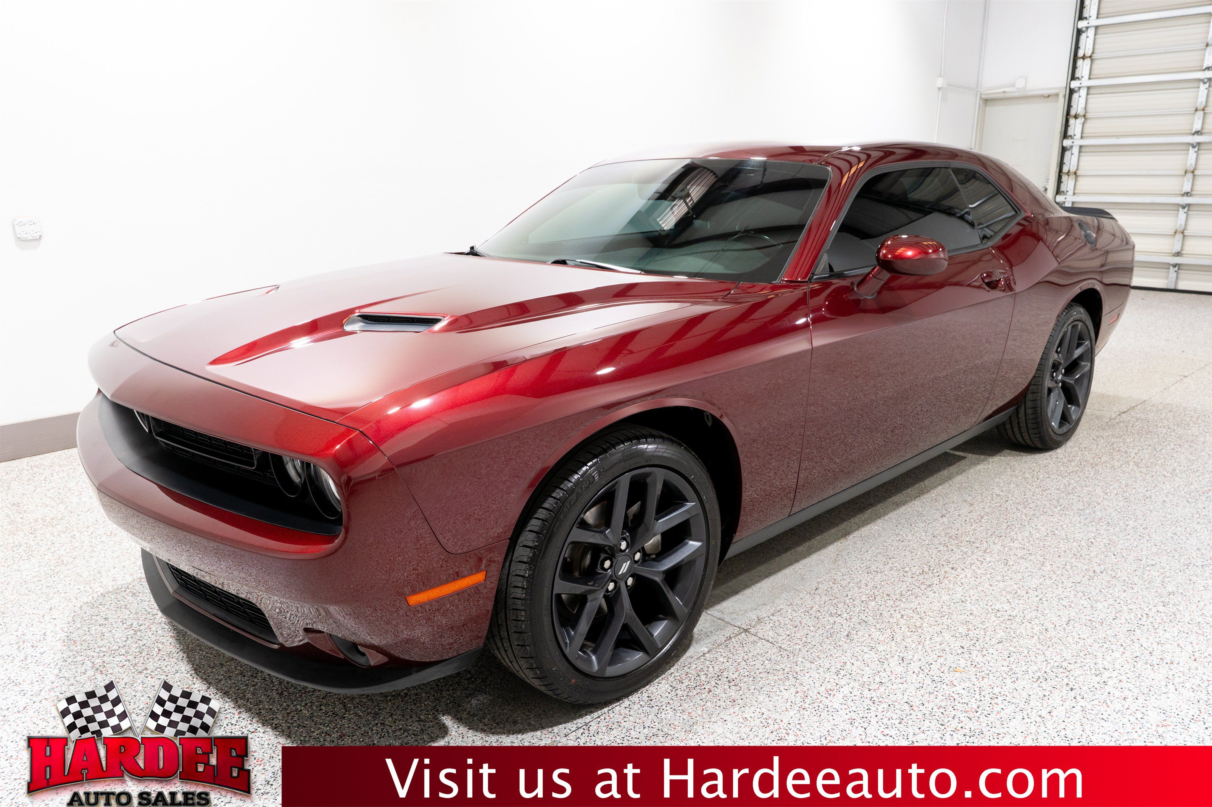 Used 2022 Dodge Challenger SXT w/ Blacktop Package RWD image 2