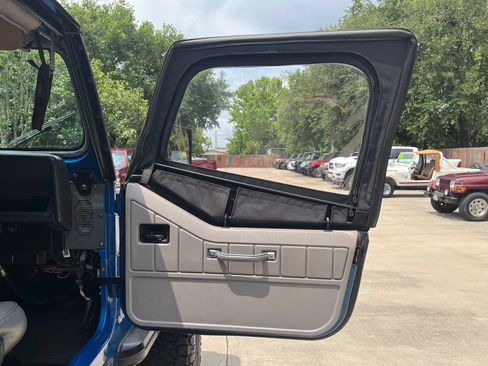 Used 1991 Jeep Wrangler Islander image 33