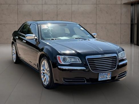 Used 2014 Chrysler 300 Uptown Edition w/ Quick Order Package 22M RWD image 5