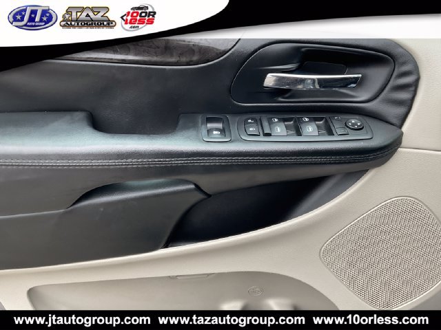 Used 2018 Dodge Grand Caravan SE w/ UConnect Hands-Free Group FWD image 11