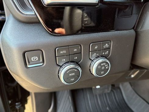 New 2026 GMC Sierra 1500 Elevation w/ Elevation Premium Package AWD/4WD image 27