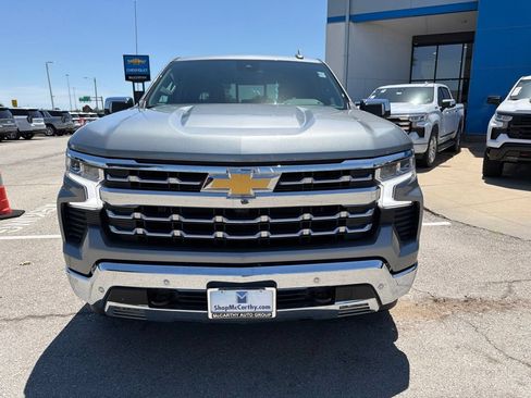 Used 2025 Chevrolet Silverado 1500 LTZ w/ Z71 Off-Road Package AWD/4WD image 8