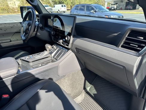 Used 2025 Lexus GX 550 image 36