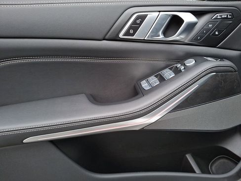 Certified 2024 BMW X7 xDrive40i w/ Premium Package image 10