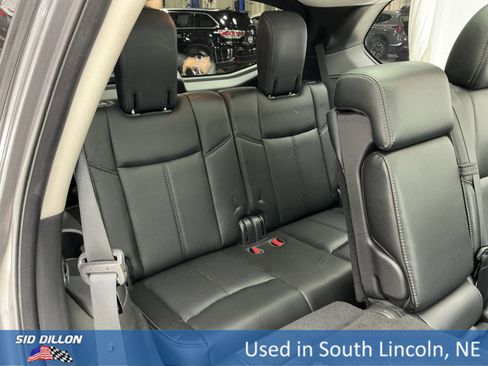 Used 2016 Nissan Pathfinder Platinum image 24