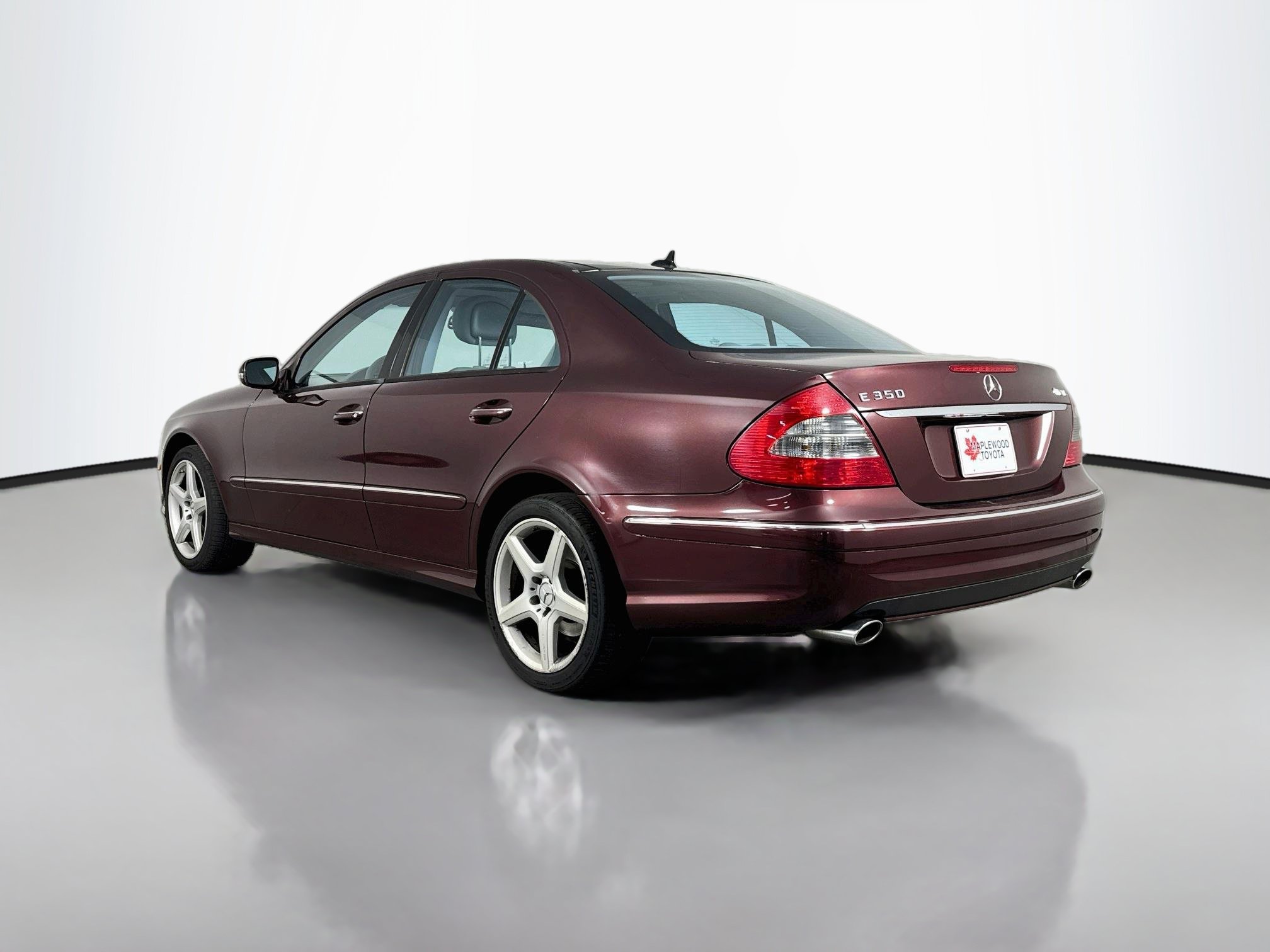 Used 2009 Mercedes-Benz E 350 4MATIC Sedan image 5